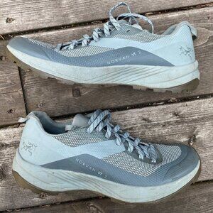 Arc'Teryx Norvan VT 2 Hiking Shoes Size 7 Teal